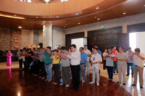 72 Dang huong den hung   2023