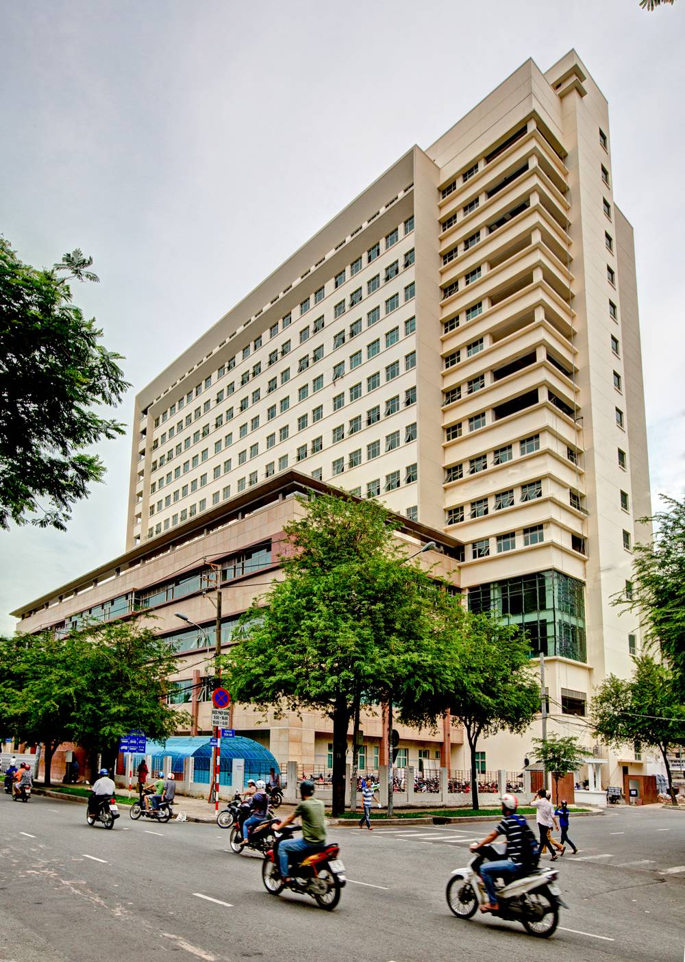 Investment in the Construction of the University Medical Center Hospital